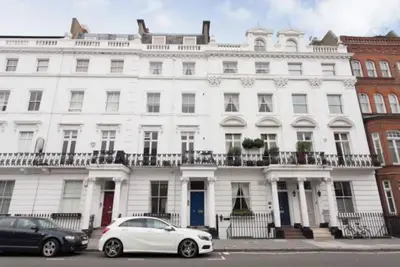 Image de First floor flat full of light, with the benefit of a sunny terrace.