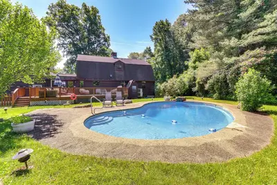 Image de Spacious East Haddam Retreat w/ Private Pool!