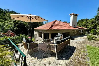 Image de Rural house facing the Mestre River