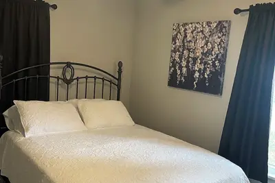 Image de \"The Hideaway 2\" Charming 2-bedroom house in delightful Farmington with WiFi, Ac