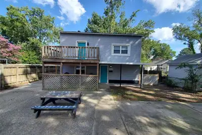 Cute, newly finished in Hampton