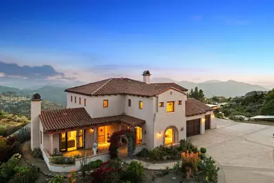 Image de Mediterranean Haven with Views in Escondido