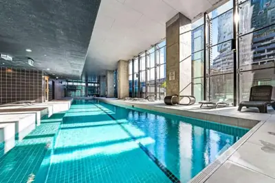 Image de 2 Units! Dual Building Cbd Living, 1 Min to SkyBus