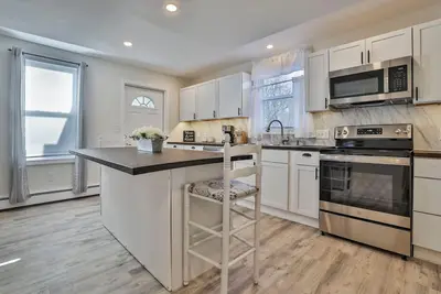 Image de Walk to Tuscan Village | Modern 3bd Farmhouse