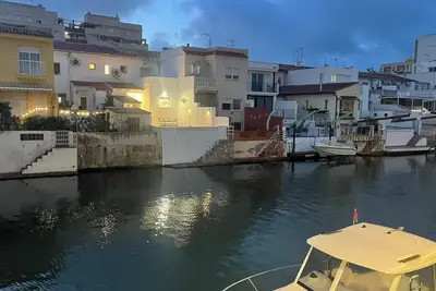 Fishermen House with private mooring