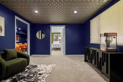 Image de Montana Mansion: Theater, Gym, Arcade, Billiards