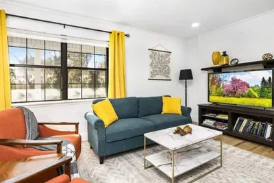 Image de Pet-Friendly Duplex | Ideal for Families & Groups!