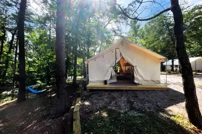 Image de Luxury Spacious Glamping, Lake View, Grill, Pool, Pet Friendly, Swim