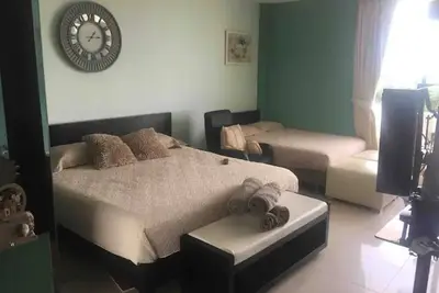 Image de Cozy 1-bedroom with Ac and WiFi in enjoyable Playa Blanca Resort w/ Pool access!