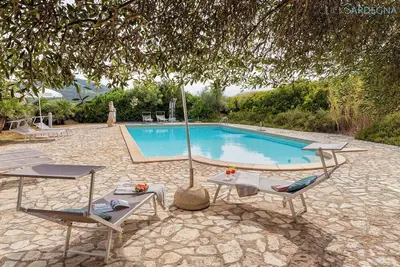 Image de Ginestre Gites avec piscine dans le Parc Naturel