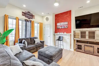 Image de Pittsburgh Home w/ Skyline Views: Walk to Stadium!