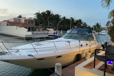 Image de Hermoso Yate en Puerto Aventuras, Quintana Roo.