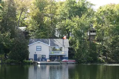 Image de Lakefront cottage on Benson Lake, Rideau Canal