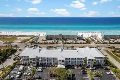 Image de Gulf Views! Prime Location! Close to Dining & Shopping Gcw307