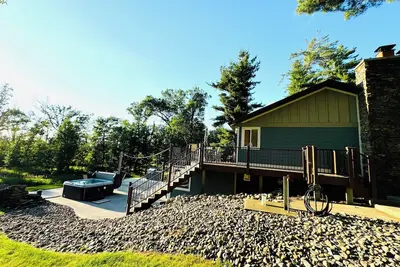 Image de New - The Boardwalk on North Long Lake Brainerd with Hot Tub, Pet-Friendly