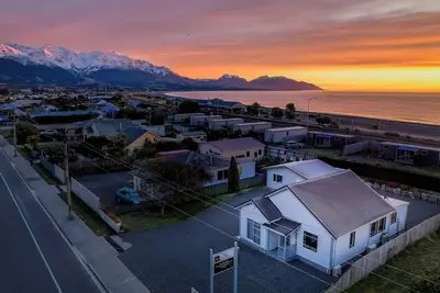 Image de Extremely Central | King Size Beds | Modern Home - Kk7622, Centrally Located | King Size Beds | Mode