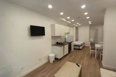 Image de Excellent Location, 200 meters from El Carmen Metro, next to Las Ventas market