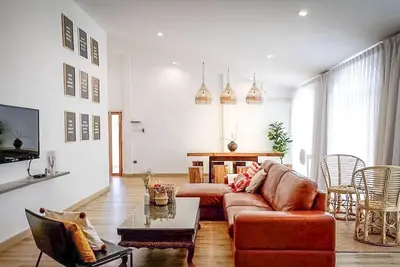 Image de White House • 5min Walk »Old City • By Walking Street