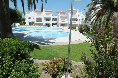 Image de Confortable appartement avec piscine, terrasse et parking, quartier calme près du parc naturel, Roses