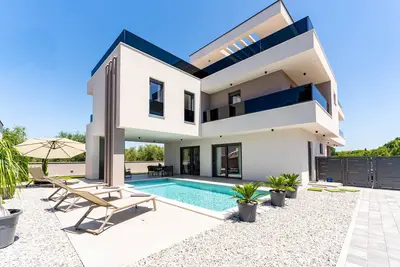 Image de Villa Camino for 6 people near Fažana with sea view & only 700 meters from the beach