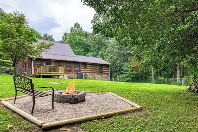 Image de Affordable/Weekend/Week Getaway Hot Tub Internet Pet Friendly Fenced in Yard