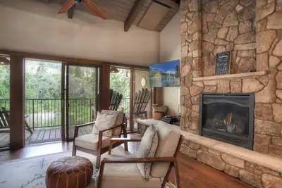 Image de The Burly Bear (#593) | Deck, Ac, Golf, Pool, HotTub, Pickleball