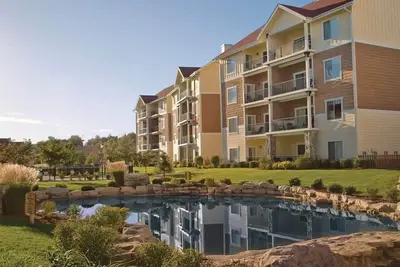 Image de 2br Deluxe Near Silver Dollar & Water Parks!