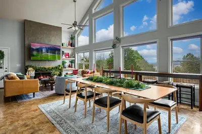 Image de Mountain View Lake House | Hot Tub, Theater, Pets