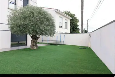 Image de Villa  avec piscine et spa pour moments inoubliables en famille ou entre amis.