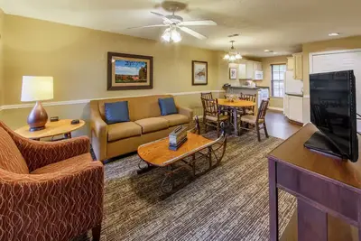 Terrific 2-bedroom resort in Lee with WiFi, fitness room, Ac