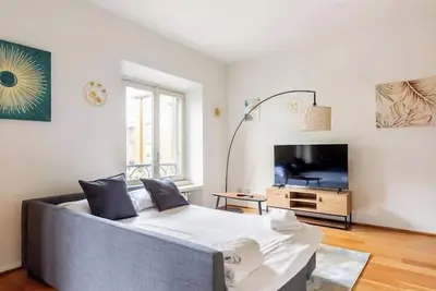 Image de Tricolore · (Piazza Tricolore) Metro Blu Duomo a 10 minuti