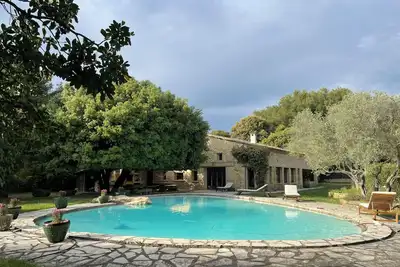 Image de Bergerie de charme entre Aix et Lubéron, 4 chambres 11 couchages piscine
