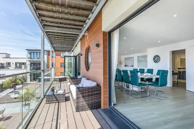 Image de Beach Haven - C6 - Quatre Chambres Appartement, Couchages 8