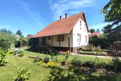 Image de Maison de vacances avec WiFi et aire de jeux pour enfants