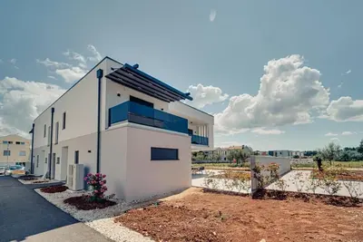 Image de Beachside Villa Laura for Rent – 4 Beds, 5 Baths, Saltwater Pool, Sleeps 8