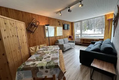 Image de 50m des commerces, 1er étage, balcon, télévision, casier à ski, 40m², Vars