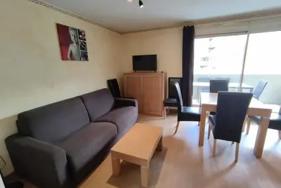 Image de 200m des commerces, 3ème étage, balcon, casier à ski, 49m², Isola 2000