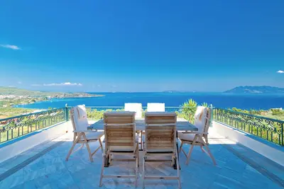 Image de Bamour Villa, Poolside Serenity & Spectacular View