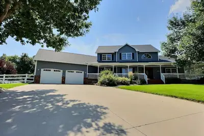 Image de The Creekside Rally Rental - Incredible Backyard - Elegant Home