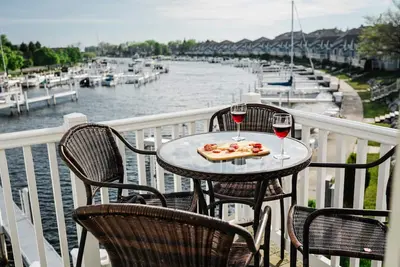 Renovated Dog-Friendly Waterfront Condo