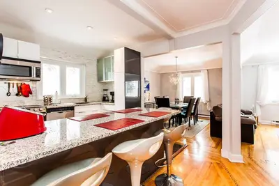 Image de Montreal 3-bedroom renovated Upper Duplex  with parking \nMinimum 32 days rental