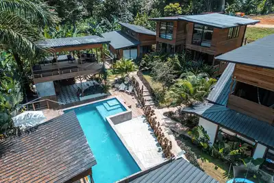 Image de Charming 3-bedroom house w/pool, walking distance to the ocean at Bocas del Toro