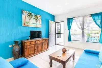 Image de Huge deluxe 2 Br 6 guest 1 block to Beach, Malecón