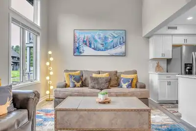 Image de Renovated Townhome, Fireplace, 120v Ev Charger