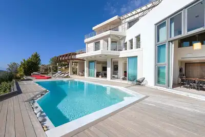 Image de Luxury Athens Villa | Villa AquaLuxe | 4 Bedrooms | Private Pool with Panoramic Sea Views | Anavyssos