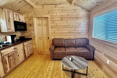 Walking Distance to Lake James: Private Resort Amenities