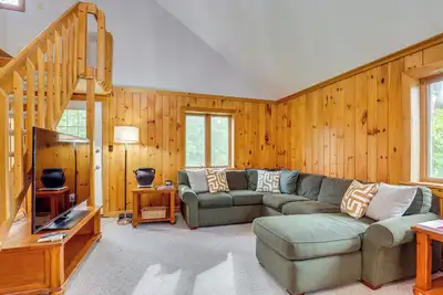 Image de Keuka Lake Cabin w/ Boat Dock Access & Fire Pit!