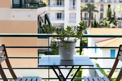 Image de Elégant 60m2, calme et lumineux, centre Nice, à 7 mins de la plage