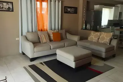 Image de Travelers Nest- Modern 2-bedroom Townhouse