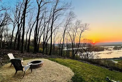 Image de Glamping on the Ridge / Hot Tub / Sleeps 4